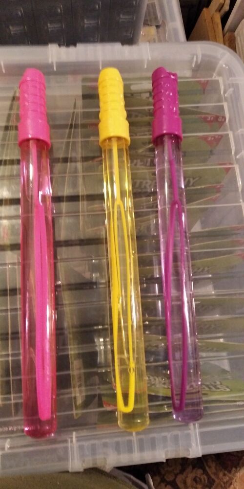 Yellow Bubble Sword/Wand - 118ml - Bubble Solution Outdoor Fun - Hoot
