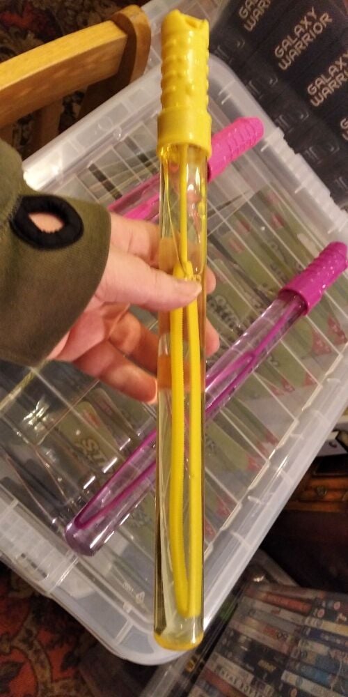 Yellow Bubble Sword/Wand - 118ml - Bubble Solution Outdoor Fun - Hoot