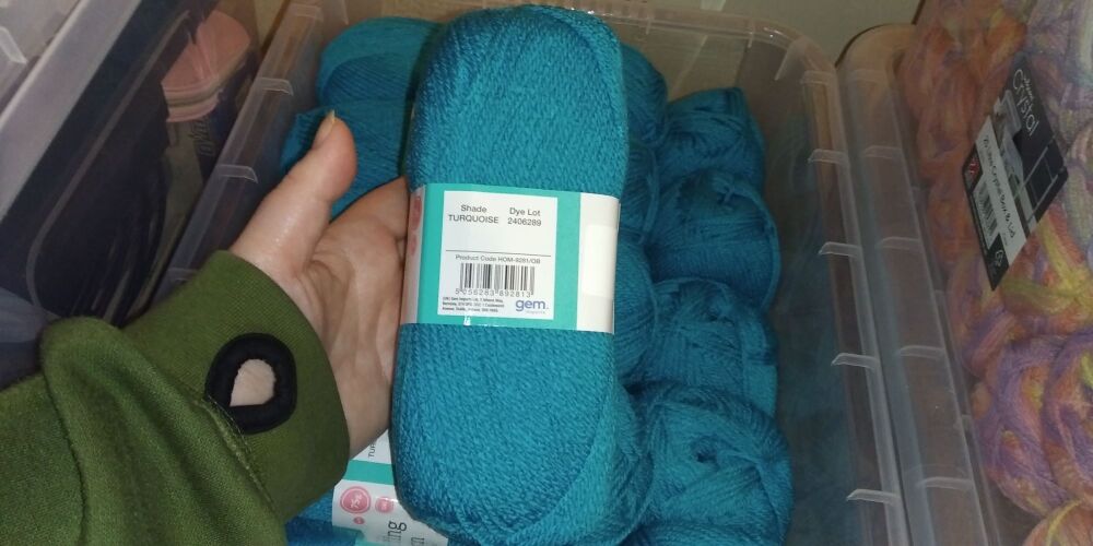 Turquoise Knitting Yarn 75g Skein - Pocket