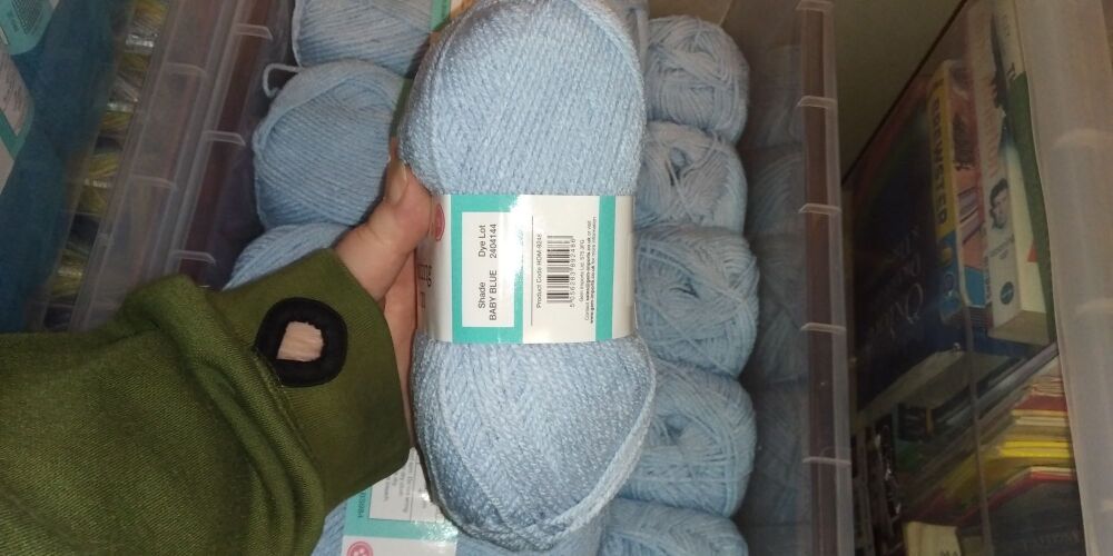 Baby Blue Knitting Yarn 75g Skein - Pocket