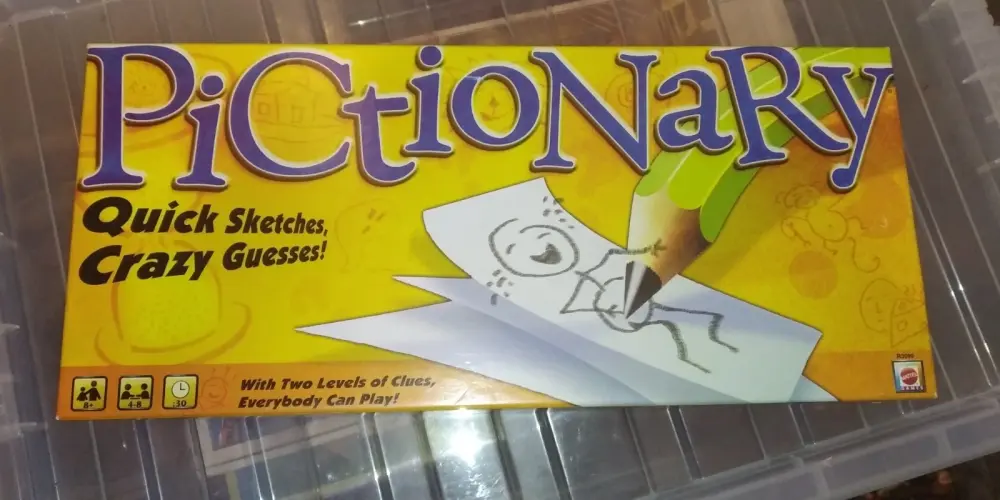 PICTIONARY by MATTEL 2010 'Quick Sketches, Crazy Guesses!' ~ Excellent Condition
