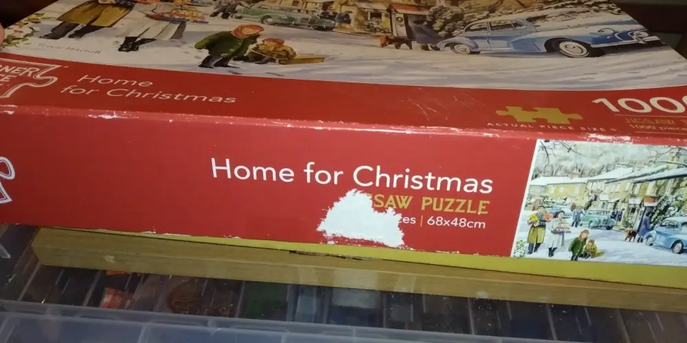 TheWorks Christmas Market 1000 Piece Jigsaw Puzzle Box Tatty On Edge