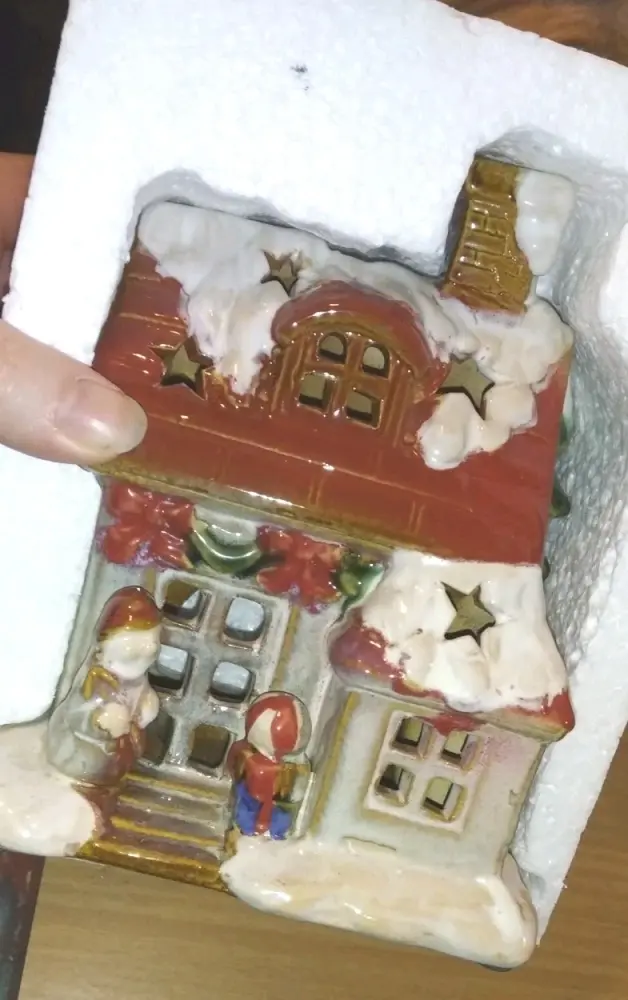 Past Times Ceramic House Tea Light Holder Brand New Boxed