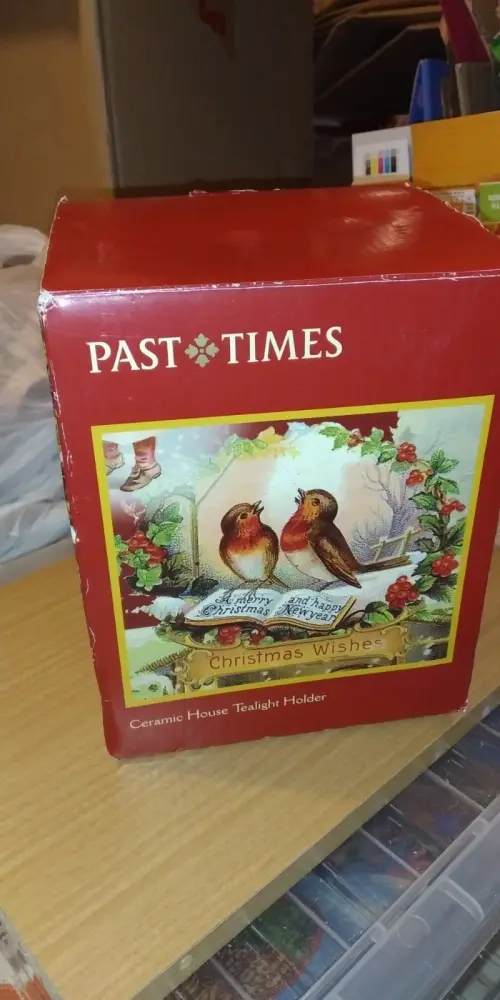 Past Times Ceramic House Tea Light Holder Brand New Boxed