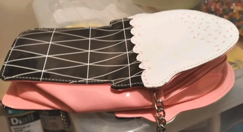Novelty Ice Cream Cone Shaped Handbag With Chain. Used But Excellent Cond- Wilko