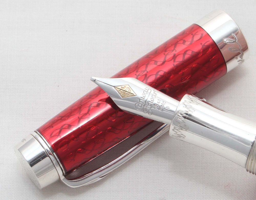 8147 Conway Stewart Rikwill Fountain Pen in Sterling Silver and Cherry. Smo