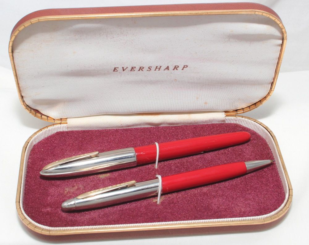 Eversharp Symphony Mk I Fountain Pen and Pencil Set in Red. Boxed. Fine Man