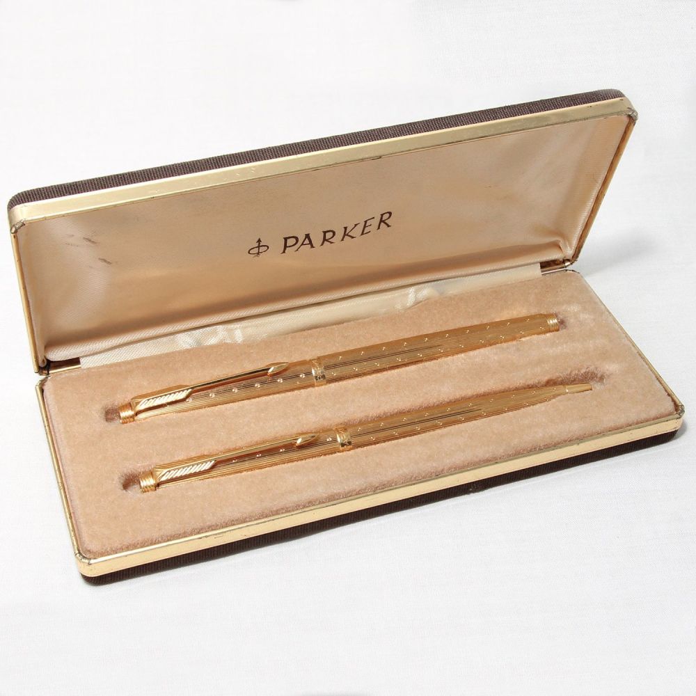 8278 Parker 75 Set in Gold Perle. Smooth Fine Nib. Mint and Boxed