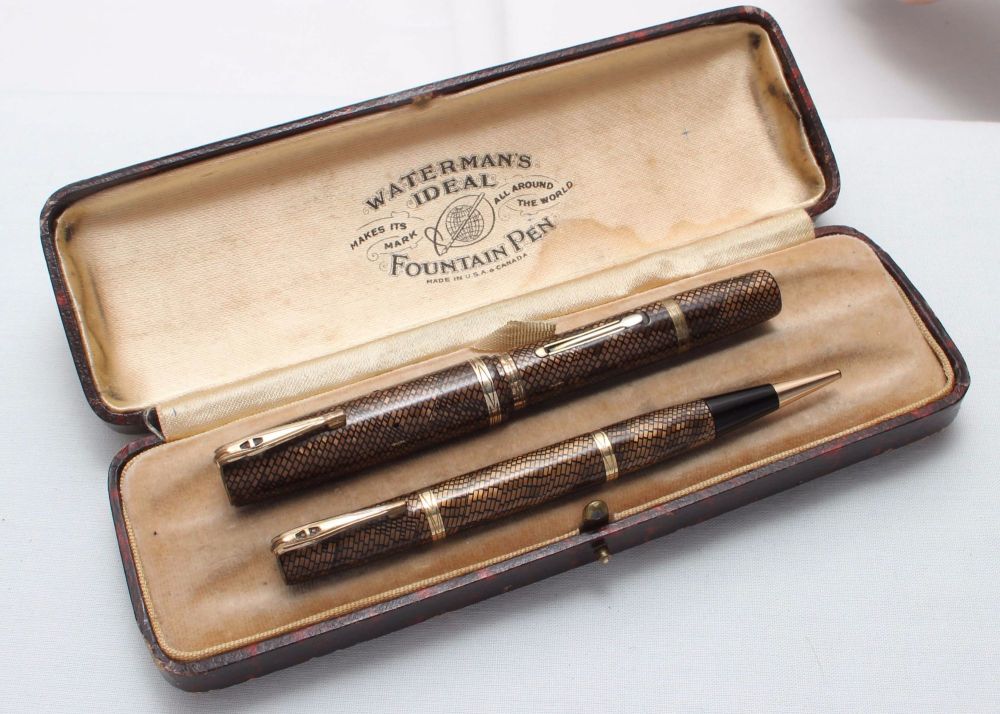 8409 Watermans 92V Ideal Fountain Pen and Pencil Set in Lizard Skin. Mint a