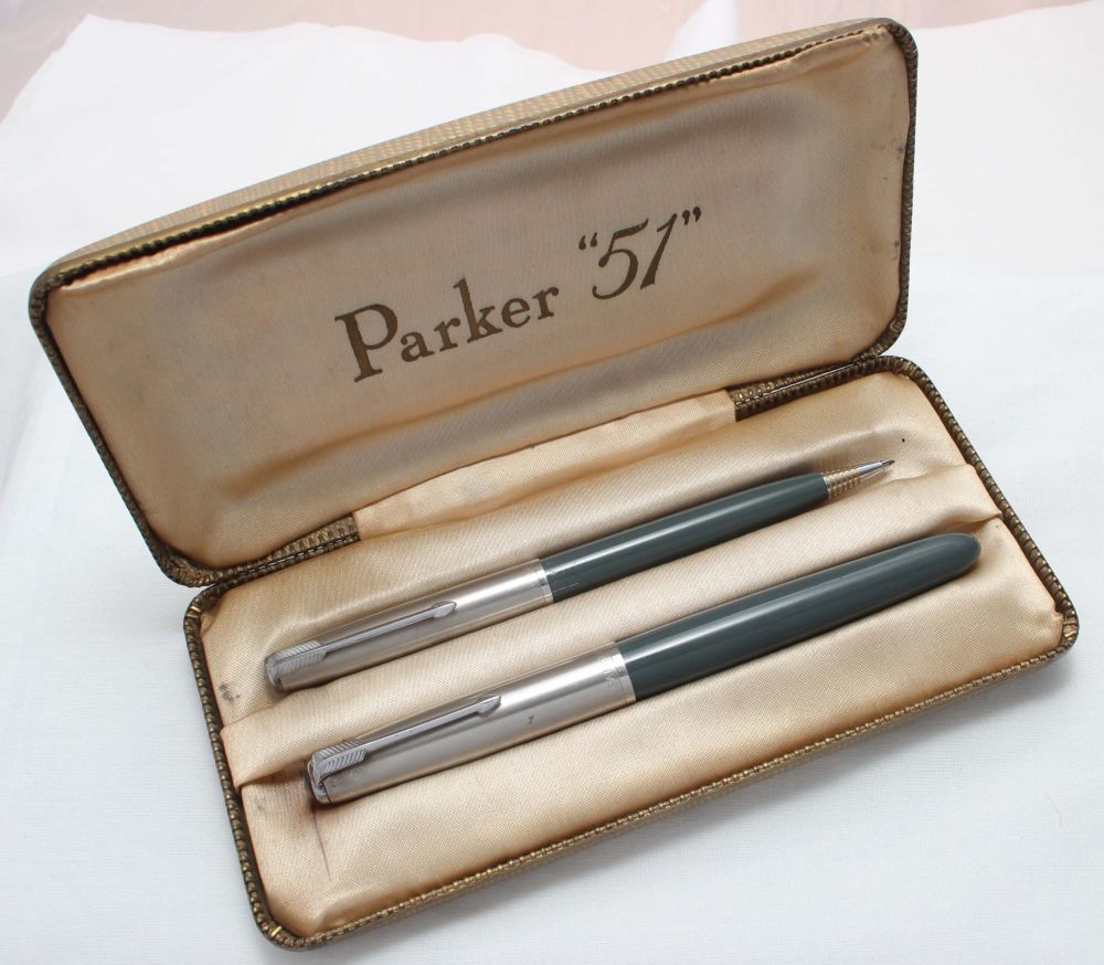 8419 Parker 51 Double Set in Grey with Lustraloy caps. Boxed. Extra Fine Ni