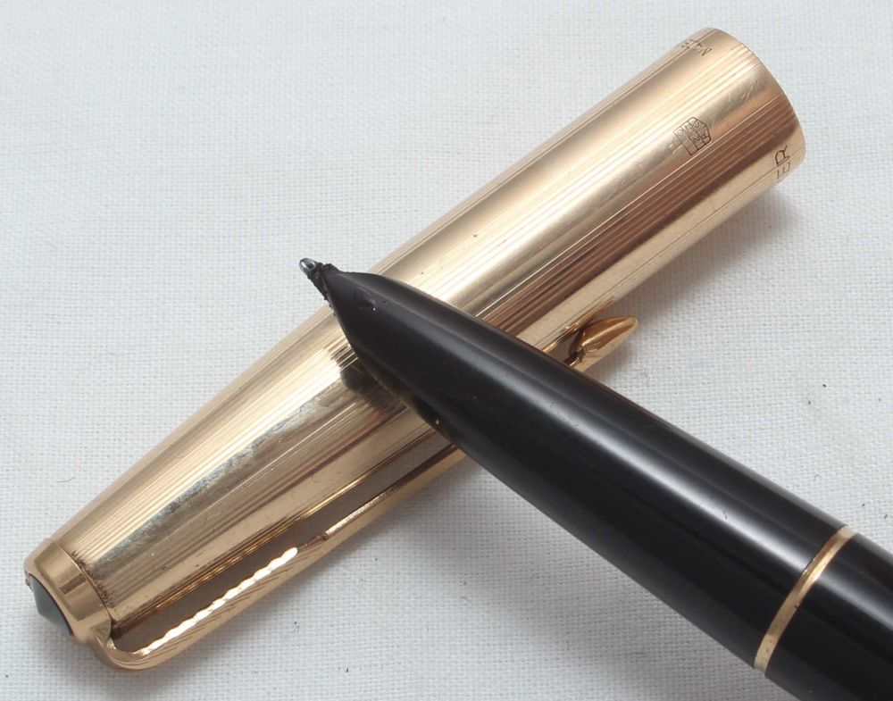8425. Parker 51 Aerometric MkIII in Classic Black with a Rolled Gold Cap, E