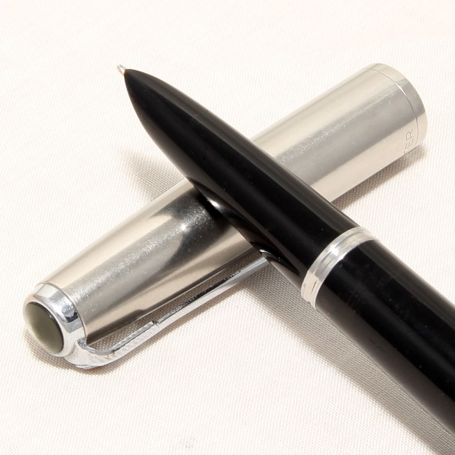 8453 Parker 51 Aerometric in Black with a lustraloy cap. Smooth Fine Nib.