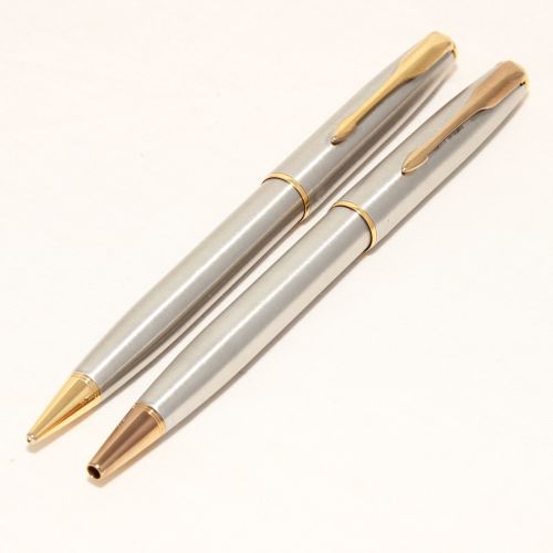8475 Parker Ball Pen and Pencil Set in Brushed Chrome. Was £69, now £32