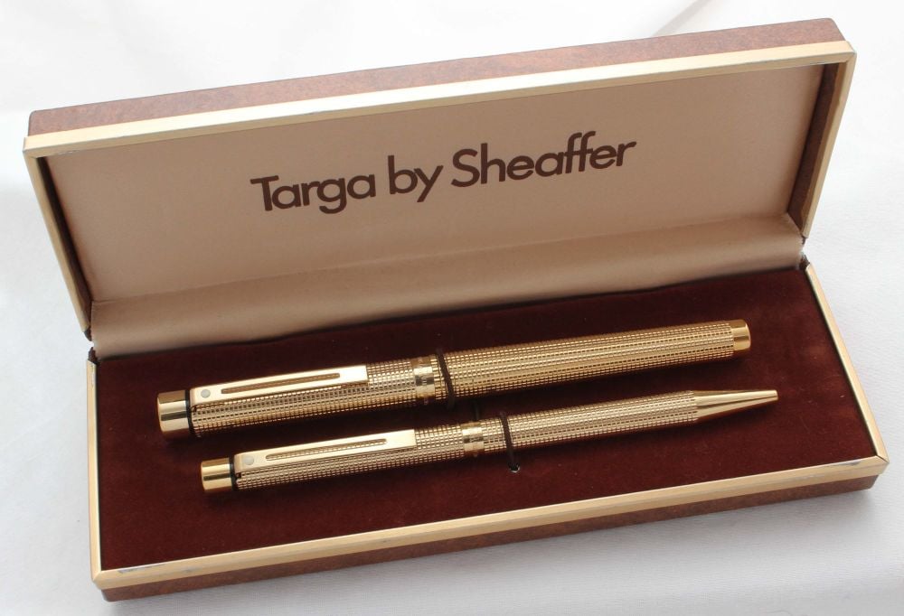8525 Sheaffer Targa 1011 Gold Filled Fountain Pen and Ball Pen. Fine nib, m