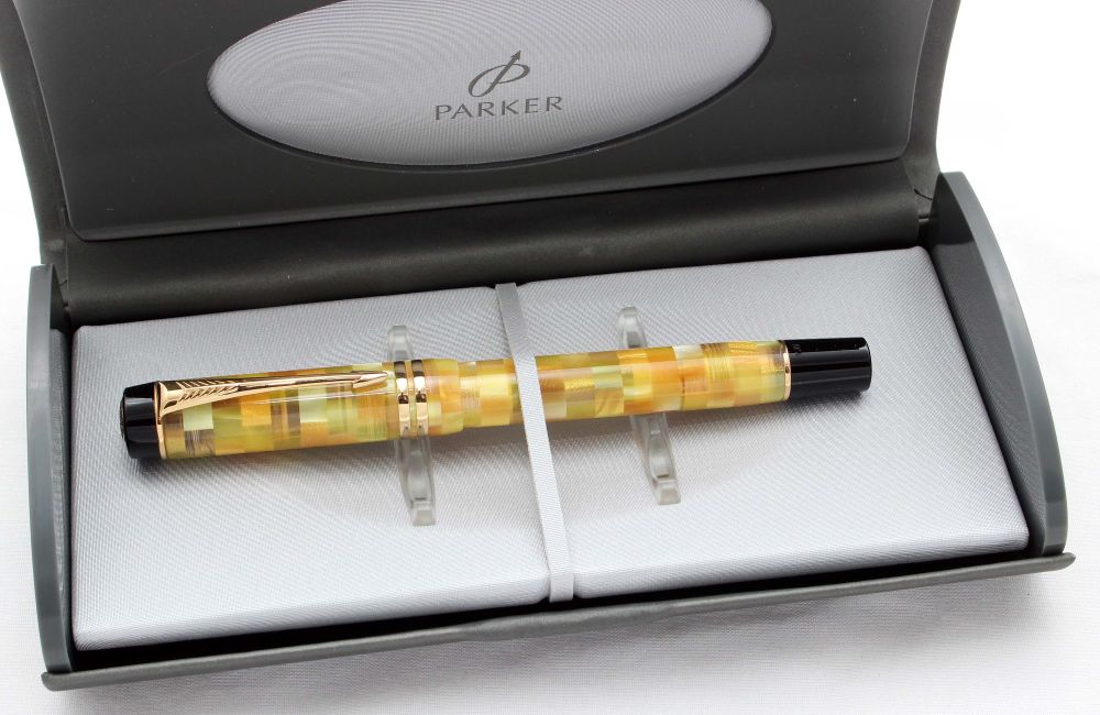 8540 Parker Duofold International Fountain Pen in Citrine Yellow, Fine Nib.