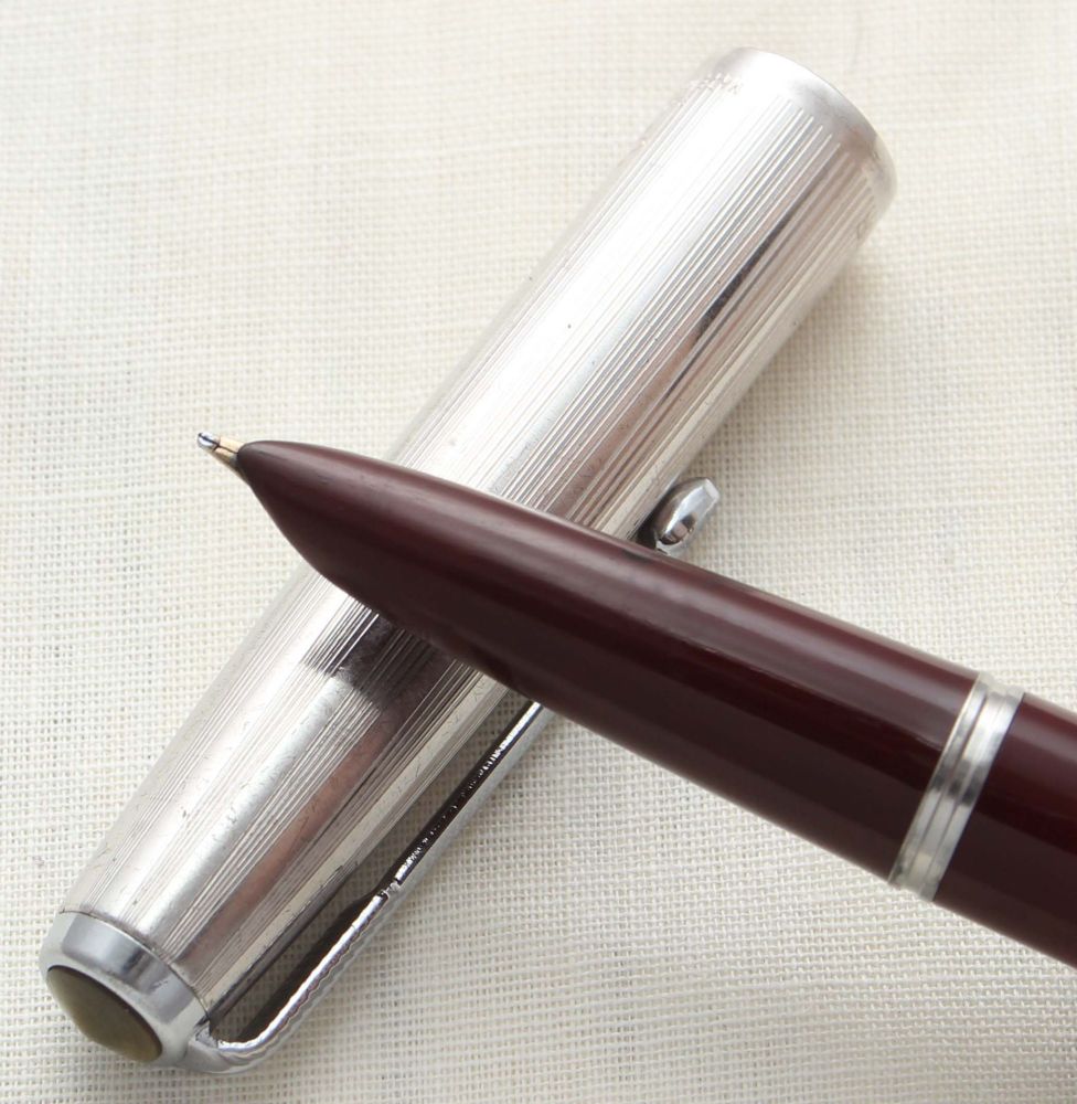 8700 Parker 51 Aerometric in Burgundy with a Rolled Silver Cap. Medium FIVE