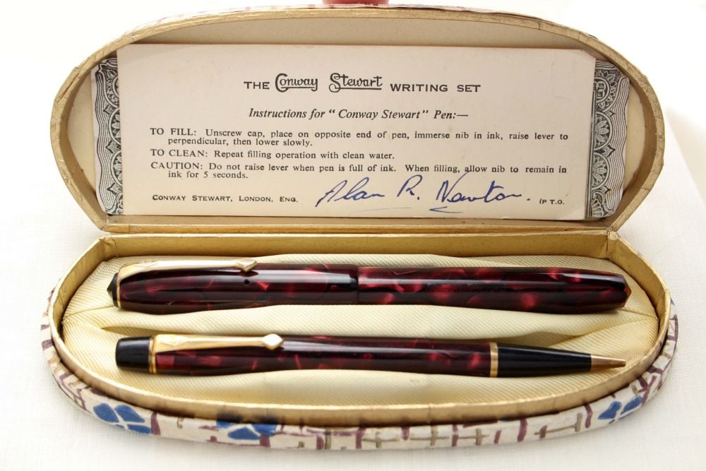8760 Conway Stewart No.14 Fountain Pen and No.2 Nippy Propelling Pencil Set