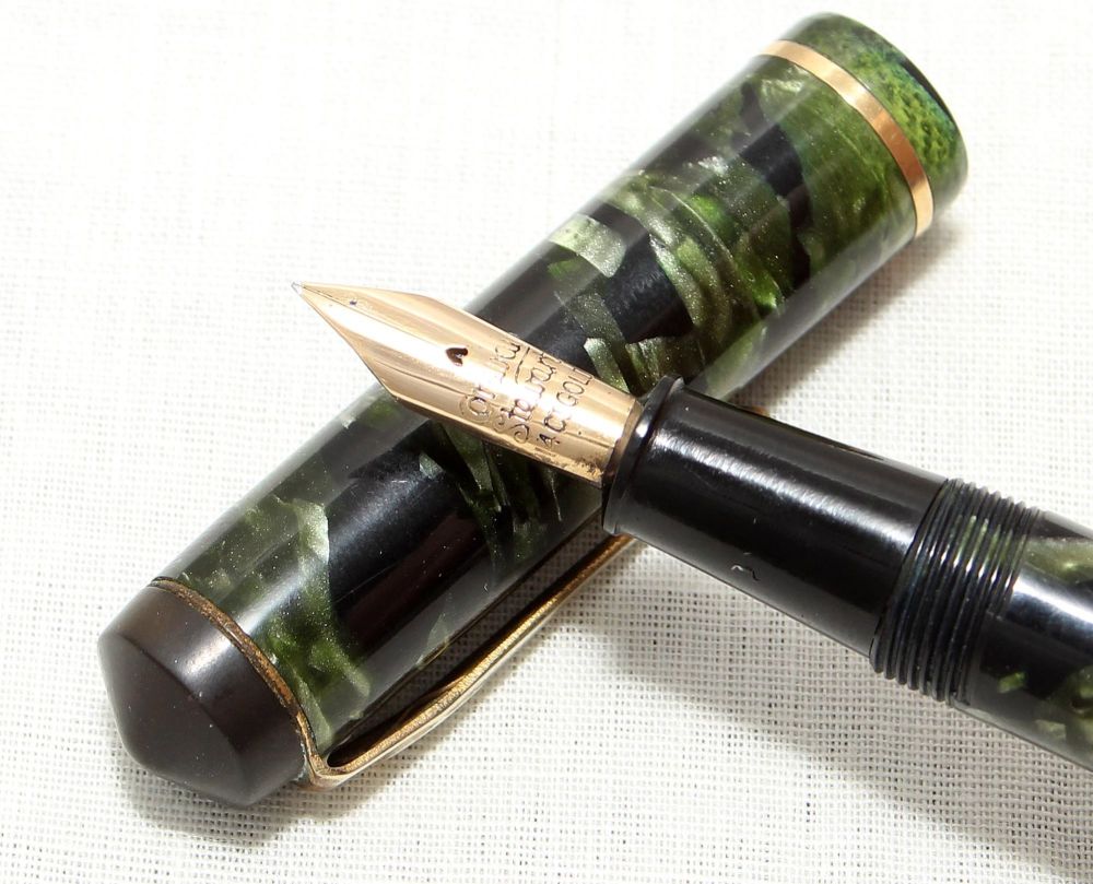 8951 Conway Stewart No.286 in Green Marble - Smooth Fine Semi Flex Nib.