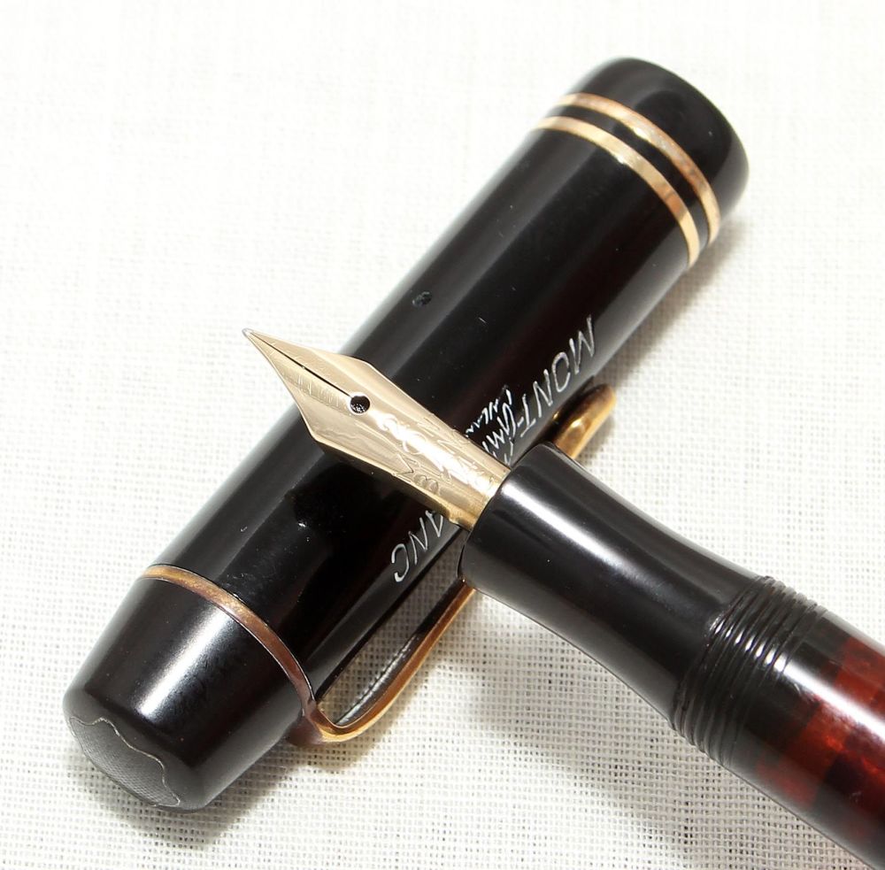 8960 Montblanc No.334 Piston filling Fountain Pen in Black Celluloid. Broad