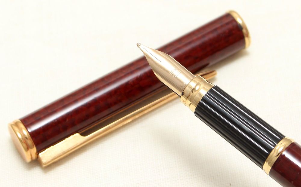 9019 Watermans Exclusive Fountain pen in Brown Marbled Lacquer with Gold Tr