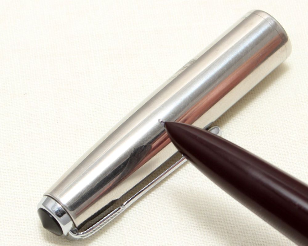 9061 Parker 51 Aerometric in Burgundy with a Lustraloy Cap, Smooth Fine FIV