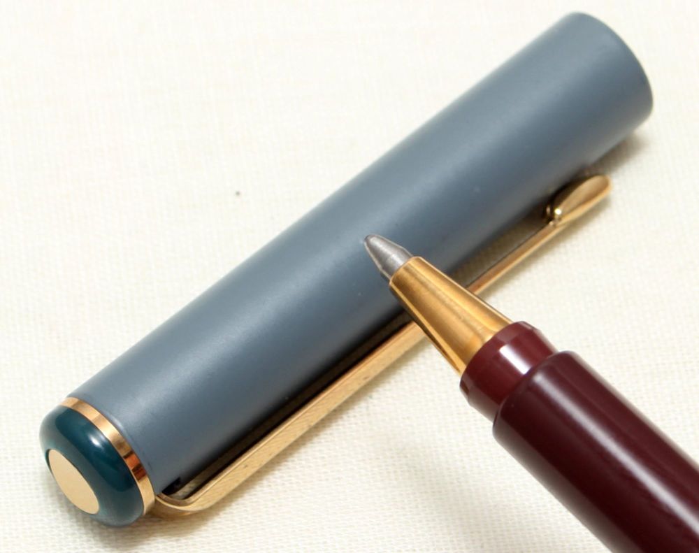 9093 Parker Rialto (88) Ball Pen in Burgundy and Grey. New Old Stock.