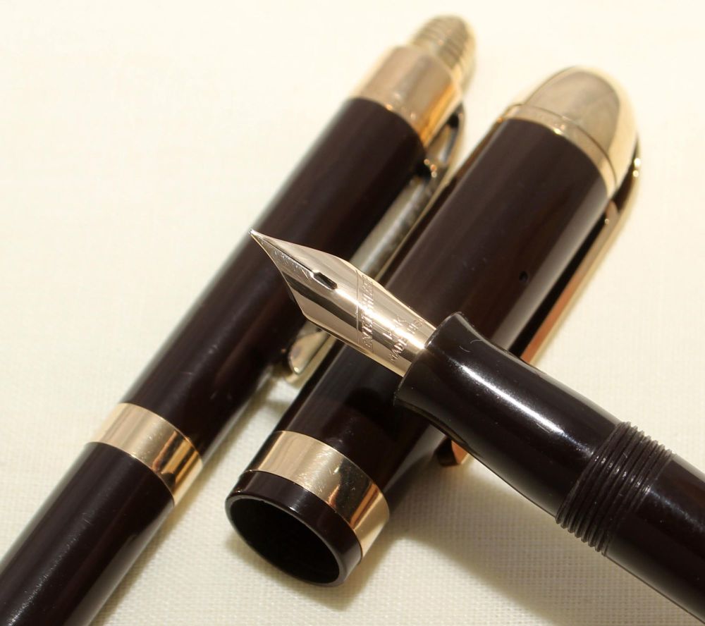 9110 Eversharp Skyline Fountain Pen and Pencil set in Dark Brown. Fine Semi