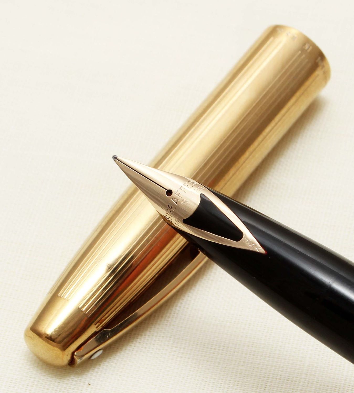 9233 Sheaffer Imperial Rolled Gold Fountain Pen. Smooth Fine Side of