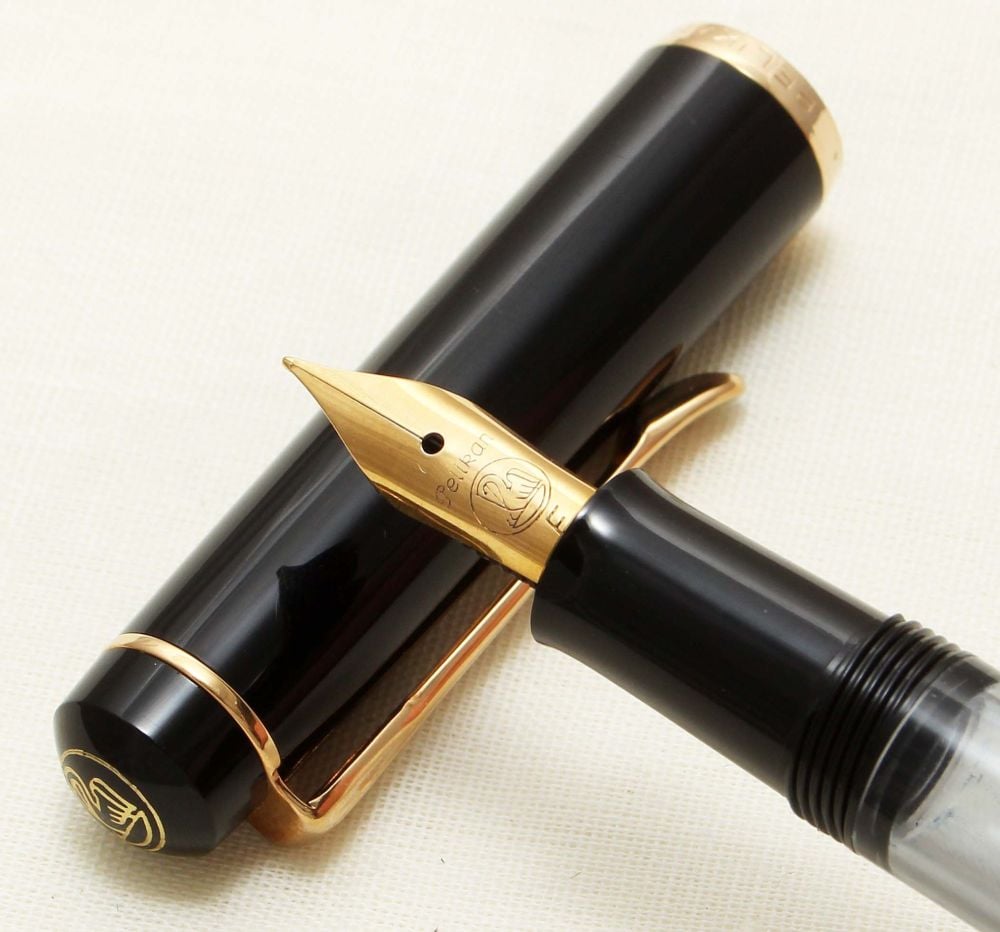 9244 Pelikan M150 Fountain Pen in Black with Gold Filled trim. Fine FIVE ST