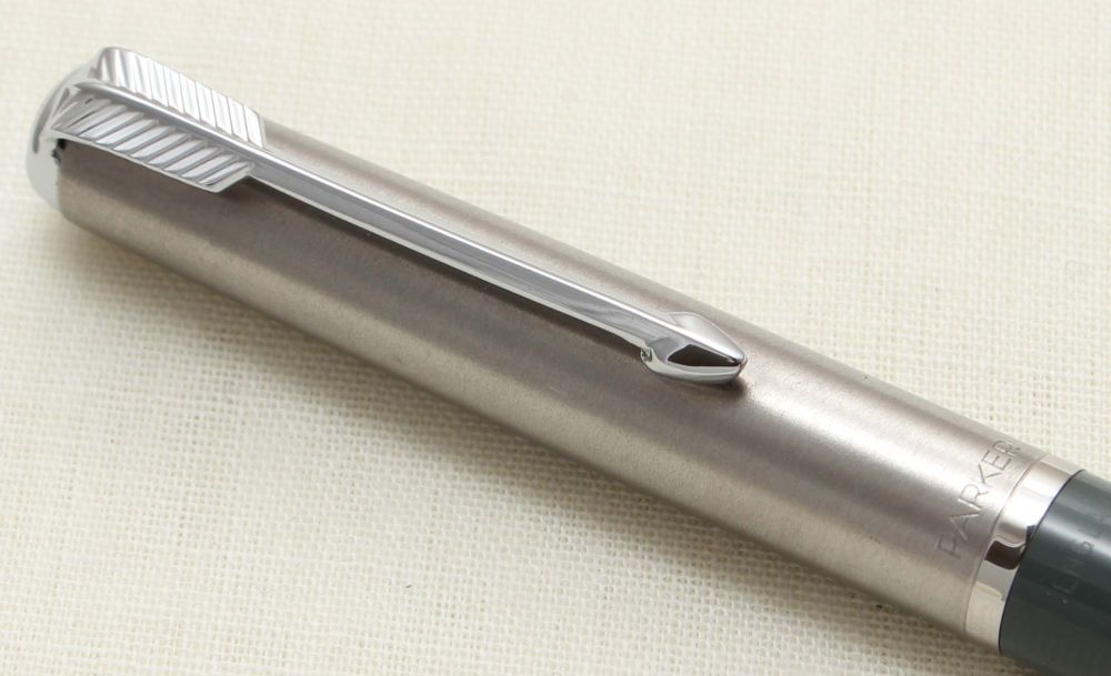 9374 Parker 51 Propelling Pencil in Grey with a Lustraloy cap.
