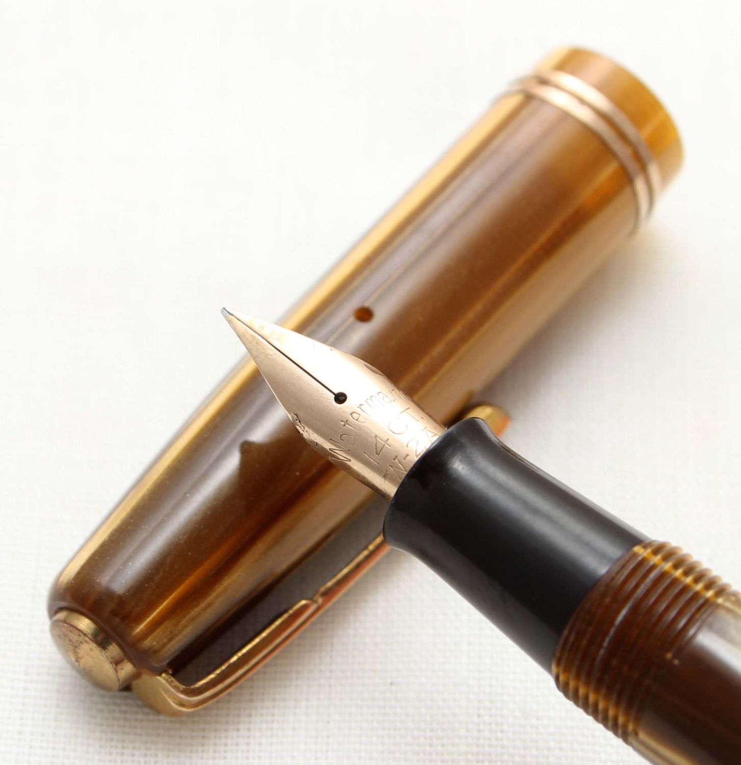 9593 Watermans 512V Fountain Pen in Light and Dark Brown Marble. Smooth