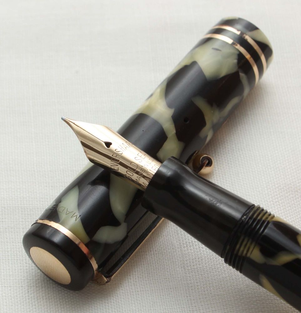9652 Wahl Eversharp Gold Seal Fountain Pen in Pearl and Black Marble. Fine 