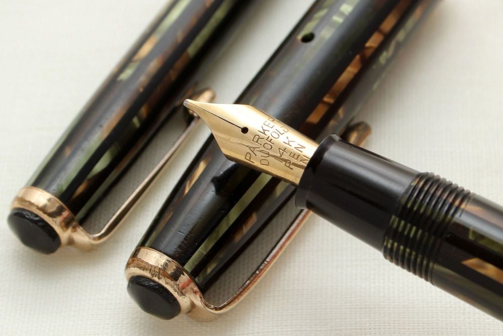 9734 Parker Duofold Vacumatic Fountain Pen and Pencil set in Black and Gold