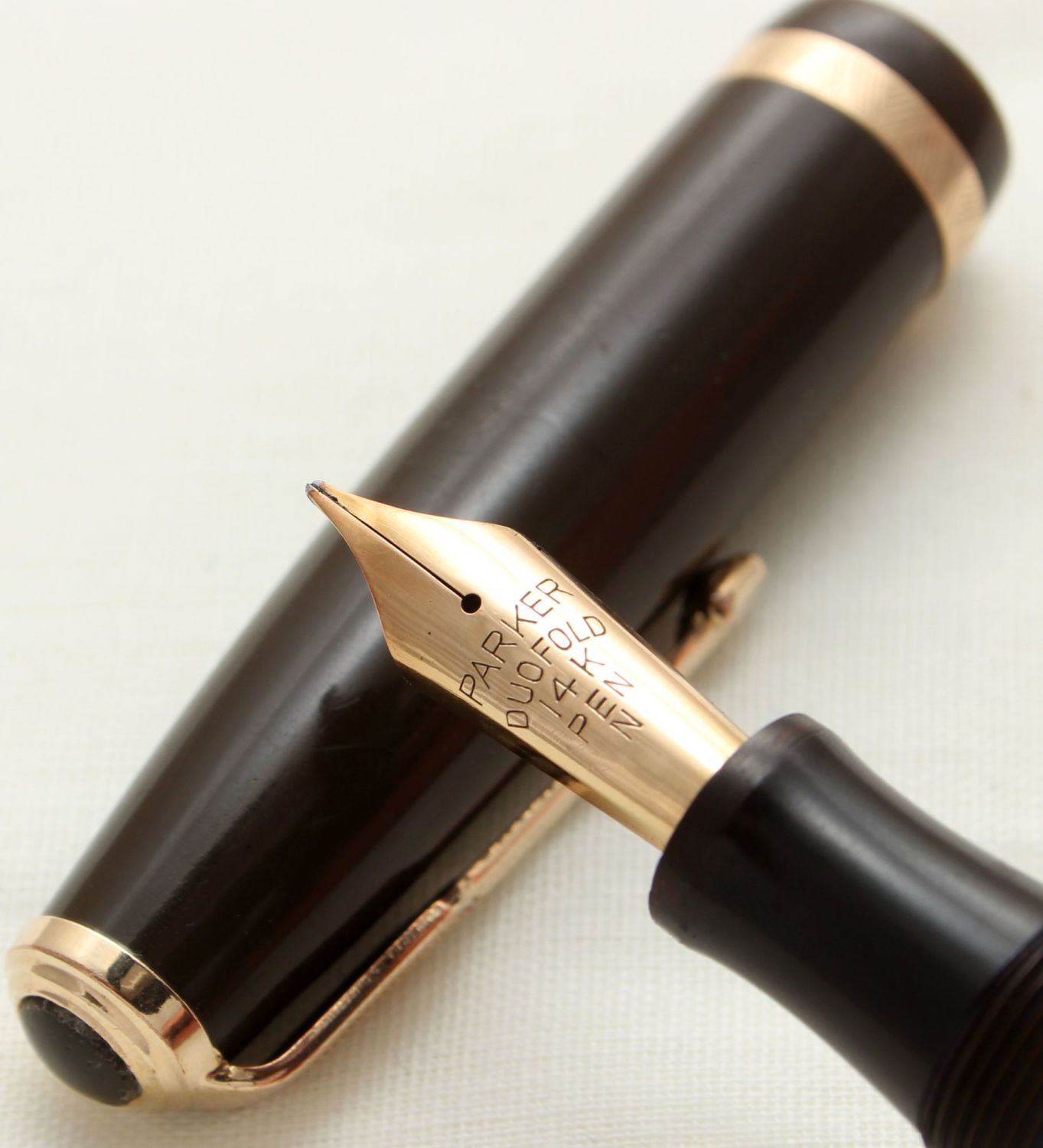 9745 Parker Duofold Button Filler in Dark Brown. Medium Nib.