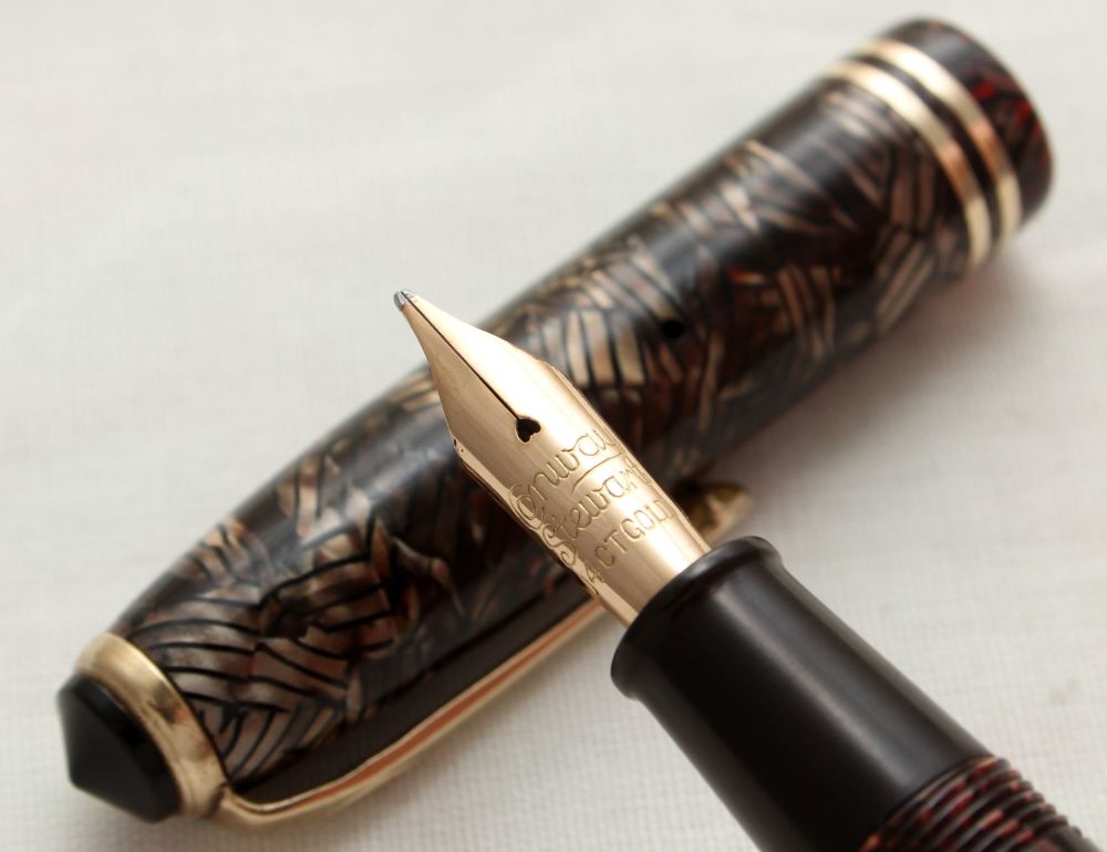 9861 Conway Stewart No.24 in Hatched Brown Marble, Broad Flexible FIVE STAR
