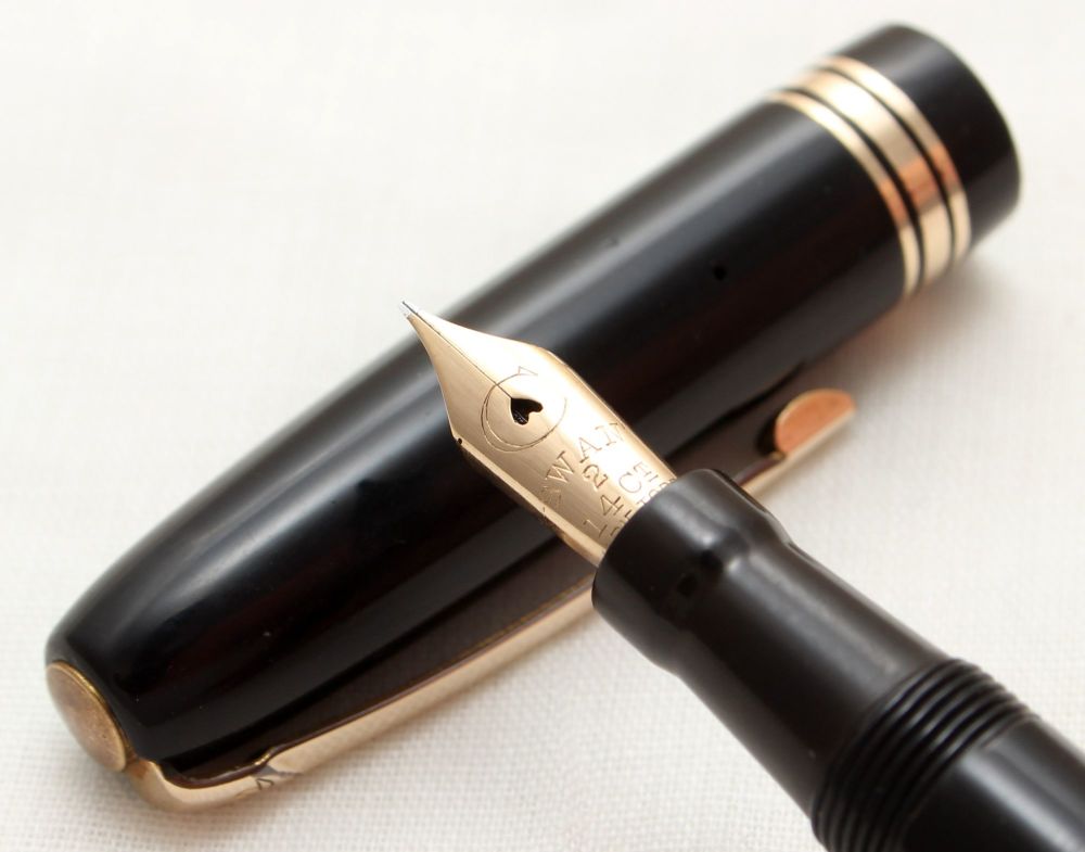 9867 Swan (Mabie Todd) Leverless Calligraph Fountain Pen in Black. Smooth F