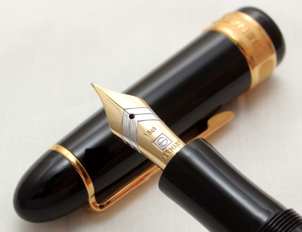 9878 Senator President Fountain Pen in Classic Black with Gold filled trim.