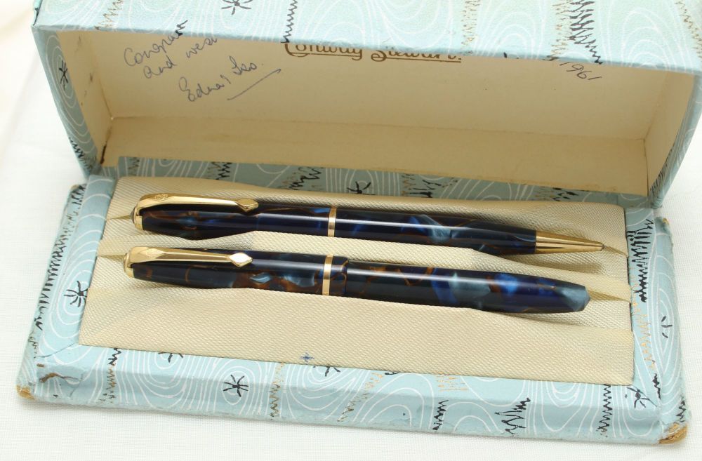 9895 Conway Stewart Dinkie 560 Fountain Pen and Propelling Pencil Set in Go