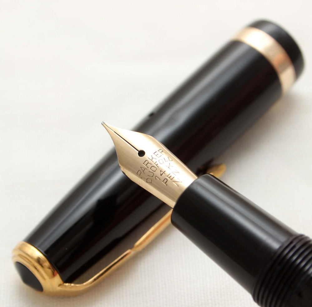 9921 Parker Duofold in Black. Smooth Fine Nib.