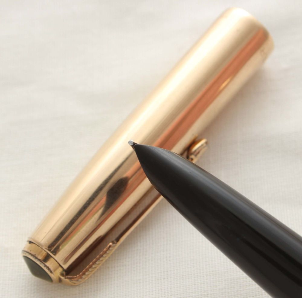 9953 Parker 51 Aerometric in Black with a Rolled Gold Cap, Smooth Medium FI