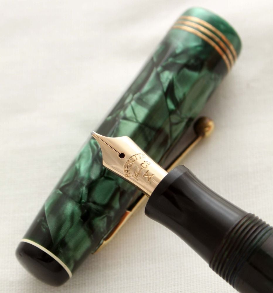 9985 Parker Parkette Deluxe in Green Marble. Smooth Medium FIVE STAR Nib.