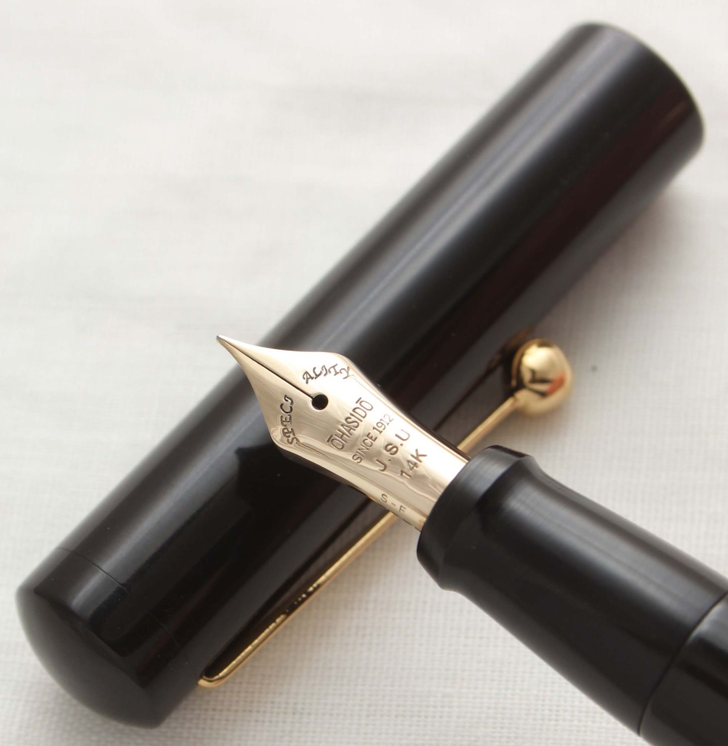 3032 Rare OhashiDo Hand Made Fountain Pen in Black Urushi Lacquer