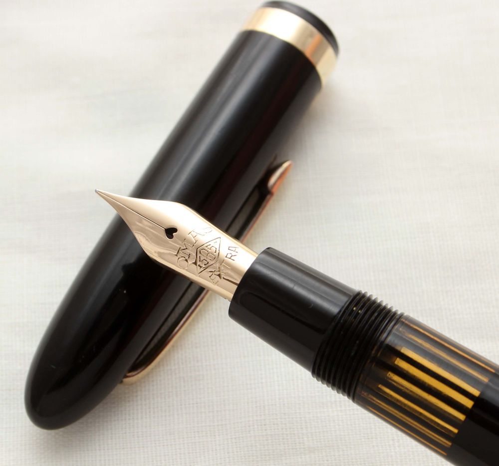 3034 Omas Extra 557 Fountain Pen in Classic Black. Medium Flexible FIVE STA