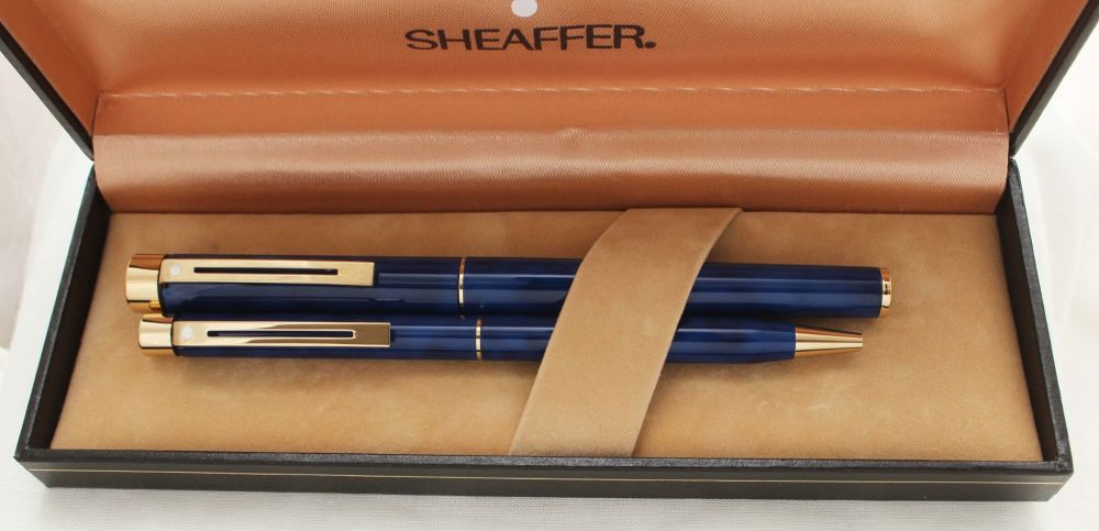 3045 Sheaffer Targa Fountain Pen and Ball Pen Set in Laque Blue Marble. Fin