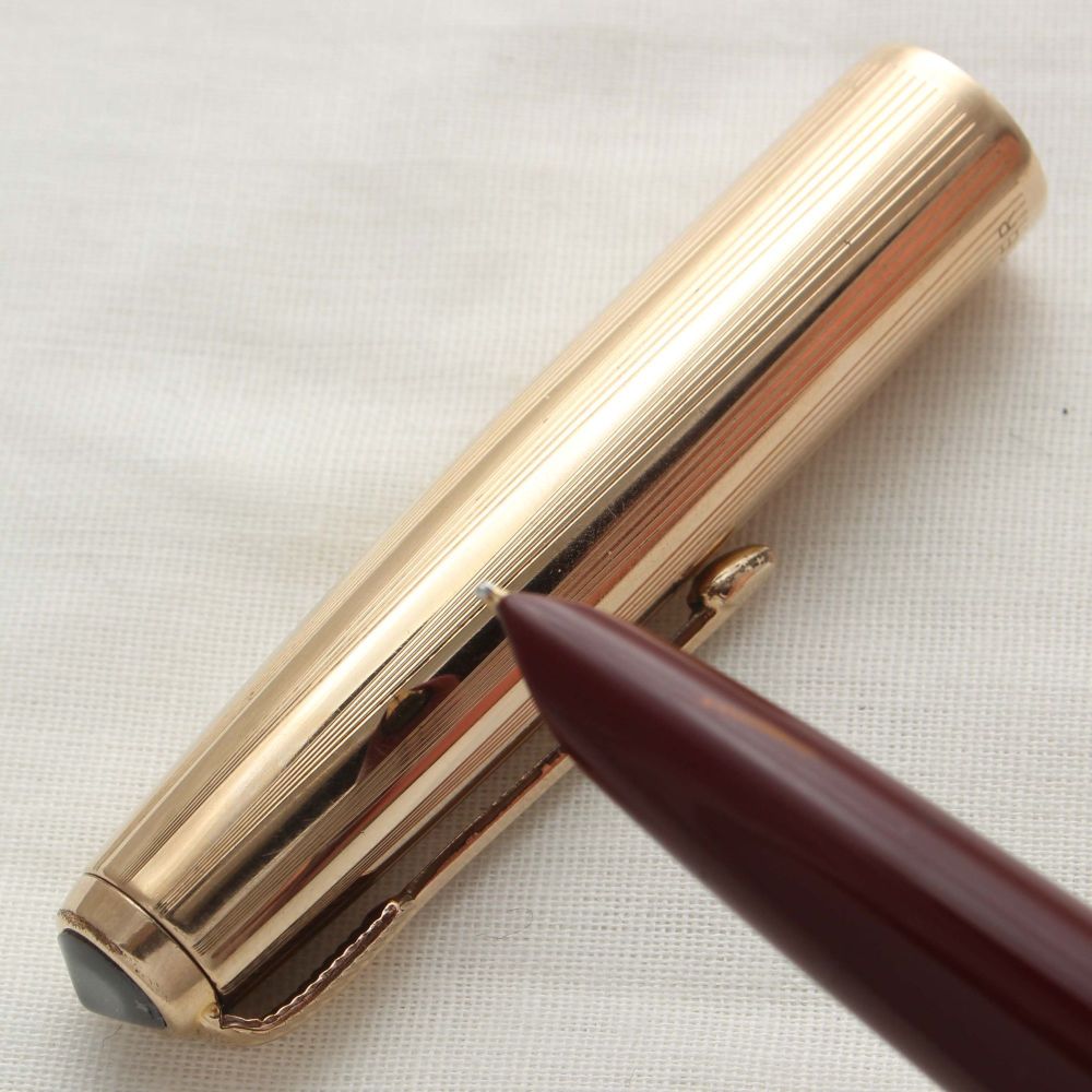 3067. Parker 51 Aerometric in Burgundy with a Rolled Gold Cap, Smooth Mediu