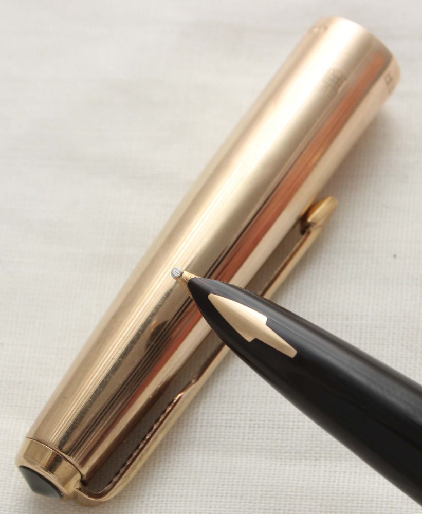 3070 Parker 61 Custom Fountain Pen in Classic Black with a Rolled Gold Cap.