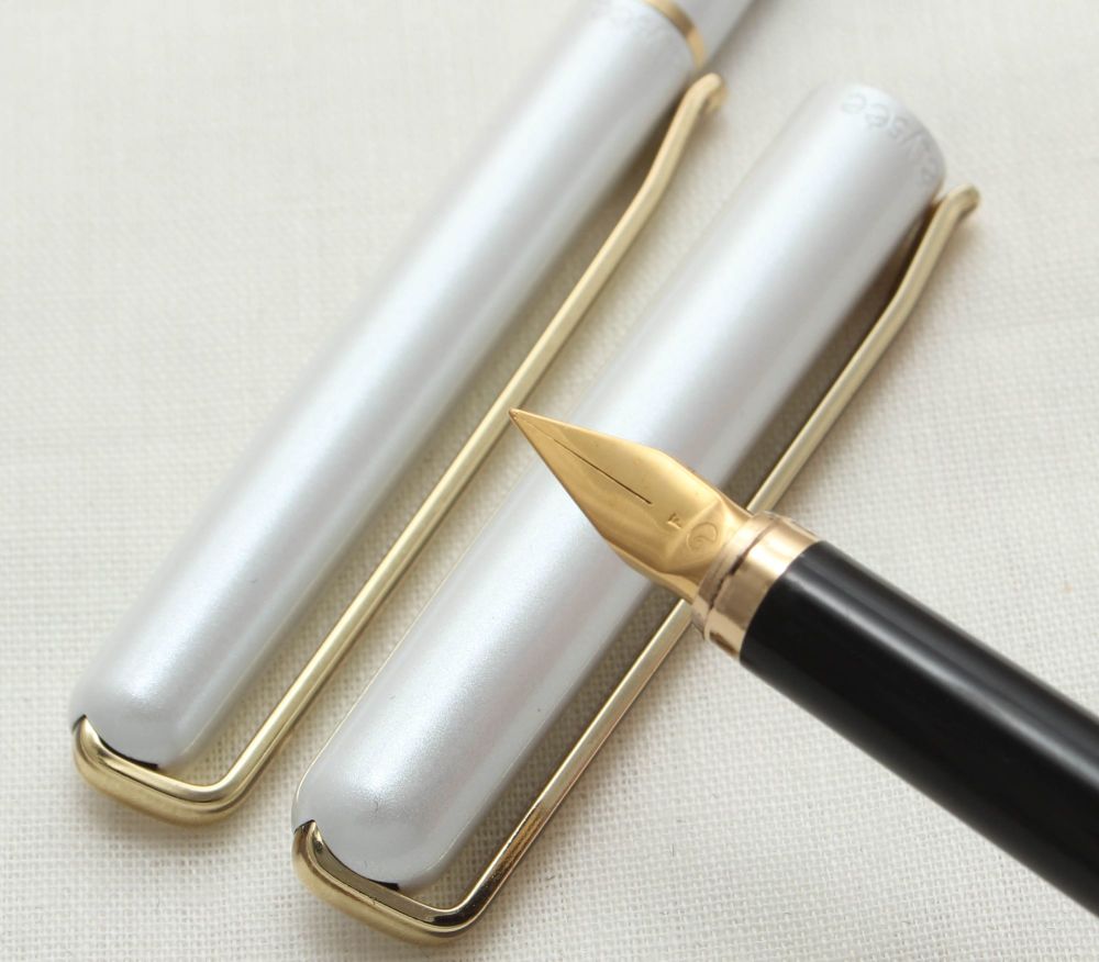 3173 Elysee Caprice Fountain Pen and Pencil Set in Pearl Lacquer. Fine FIVE