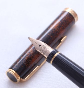 9262 Parker Premier in Chinese Lacquer with a lovely Medium Italic FIVE STAR Nib.