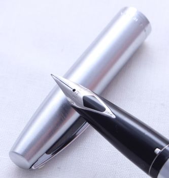 3272 Sheaffer Imperial Fountain Pen in Brushed Stainless Steel, Smooth Fine FIVE STAR Nib.