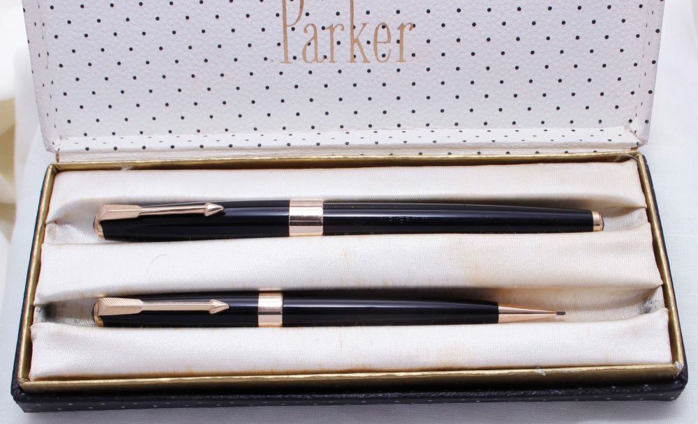 3377 Parker 17 Super Double Set in Classic Black. Boxed. Fine FIVE STAR Nib